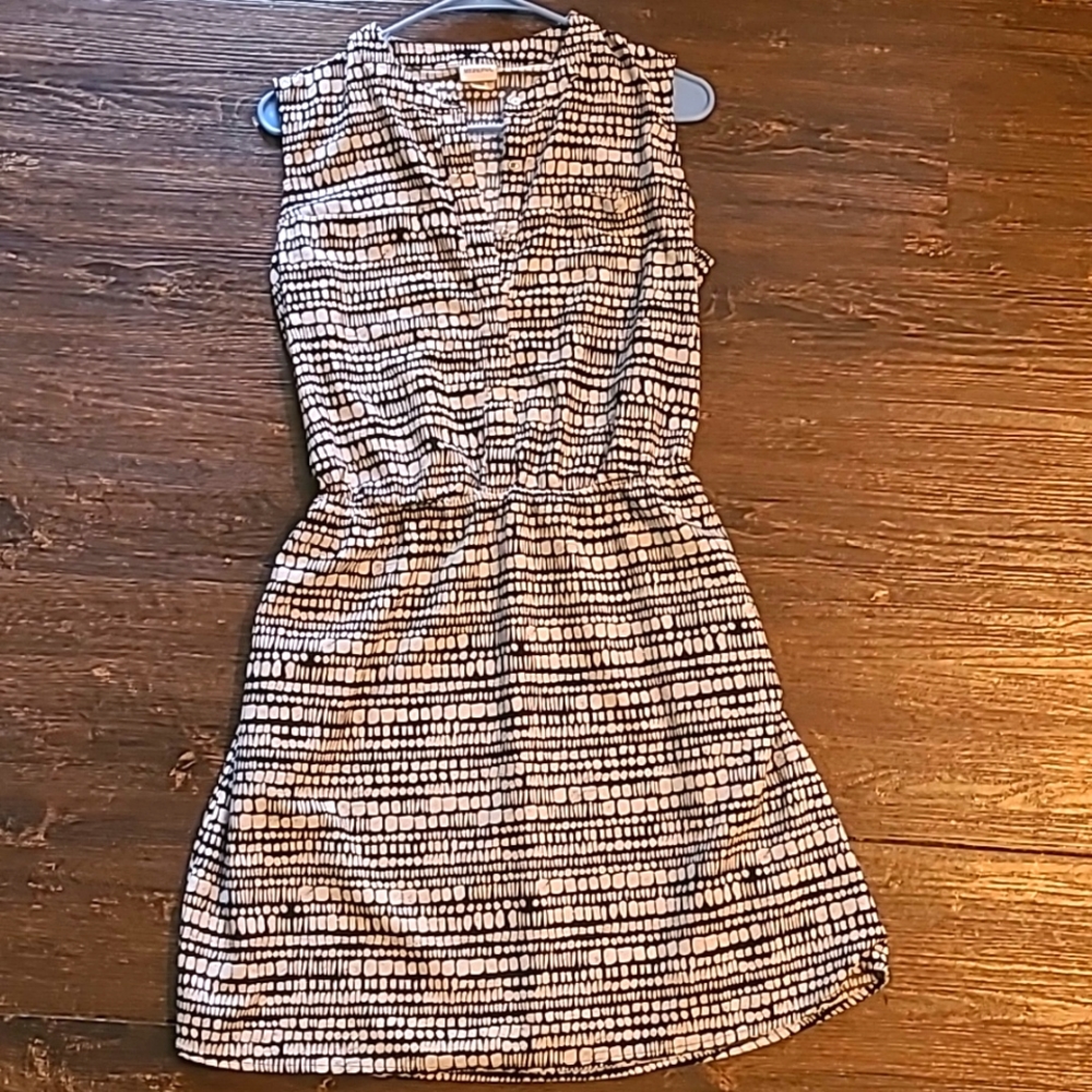 Merona black and white medium printed dress with pockets
